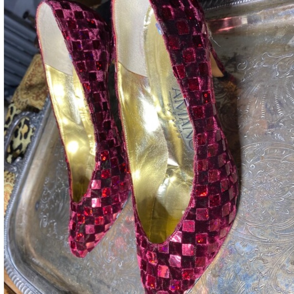 Ruby red pumps velvet and metallic size 6.5 genuine leather bottoms